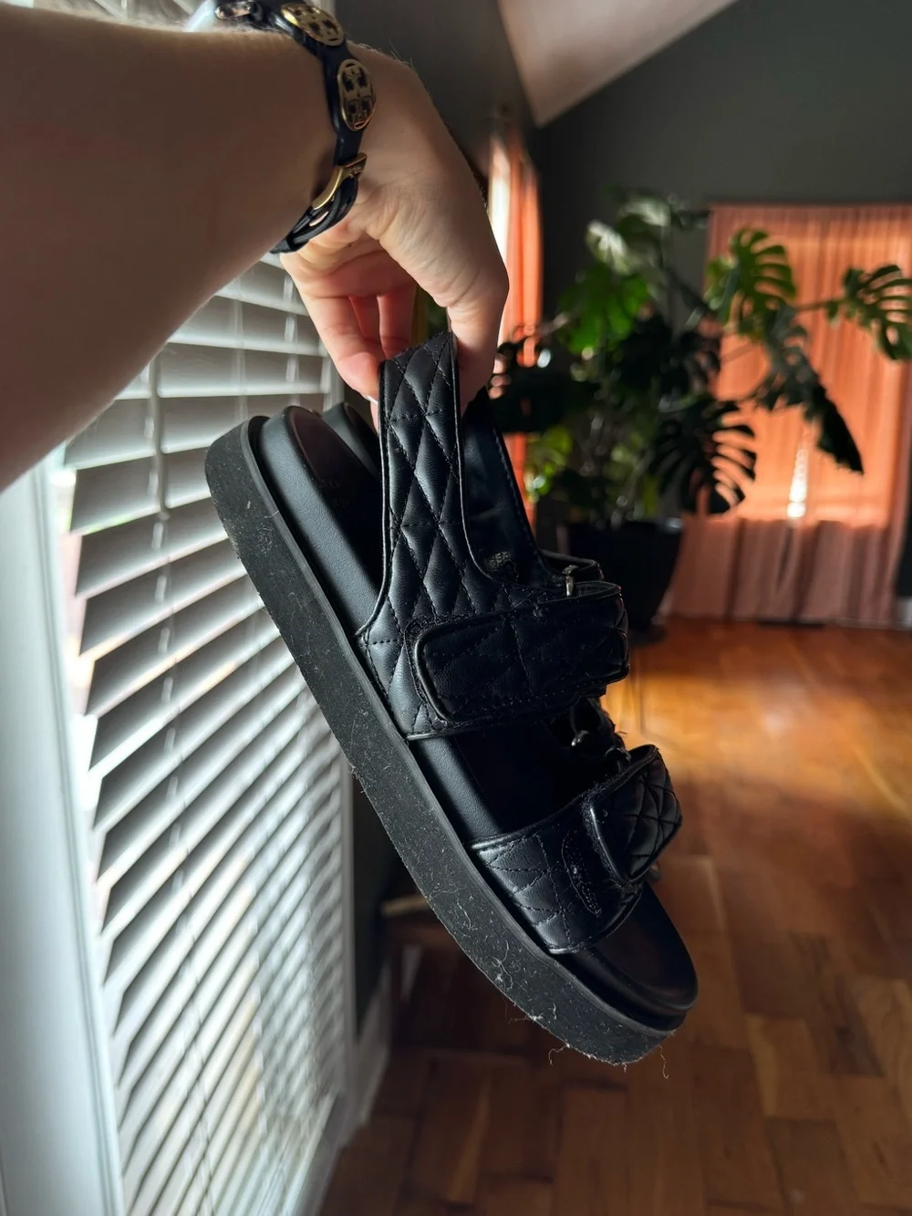 Quilted sandals